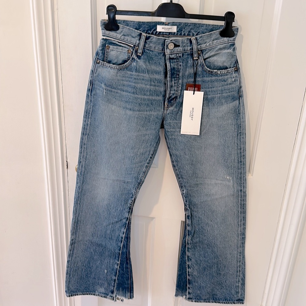 Moussy denim NWT super cool flares in Sz 28 never been worn